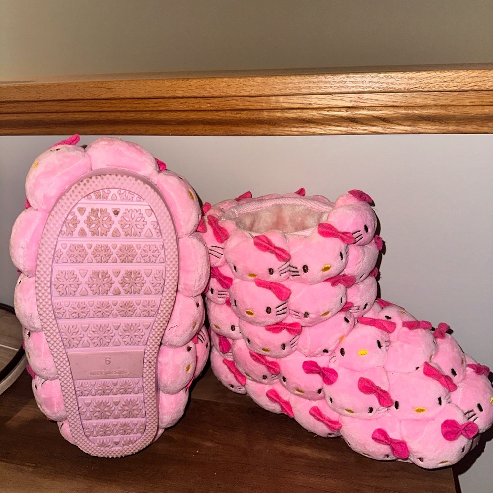 Dksuko Hello Kitty Boots